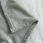 ผ้าห่มรักษ์โลกปักโลโก้ - Image 3